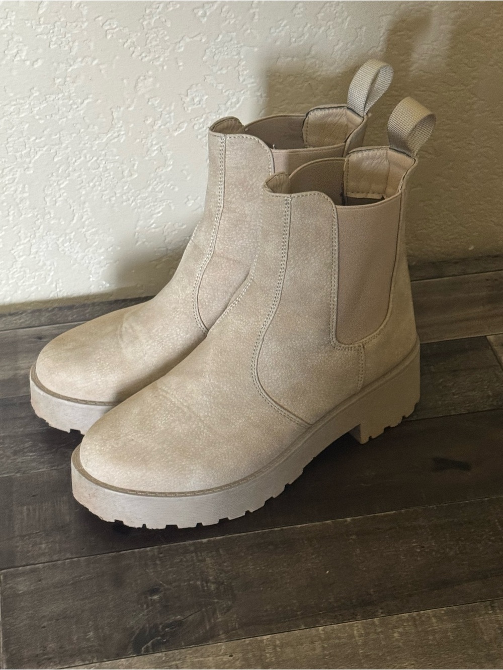 Women’s Platform Boot in Beige
